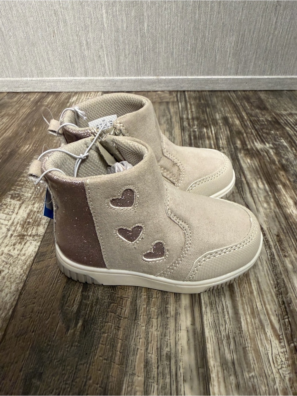 Stride Rite Little Girls Beige Suede Ankle Boots with Glitter Hearts Size 6 - Picture 15 of 16